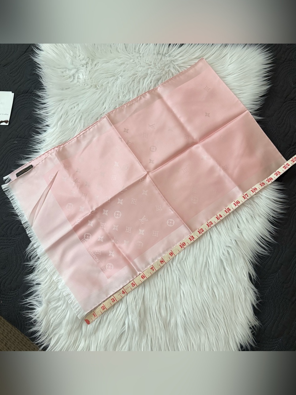 Authentic 2005 Louis Vuitton Pink “Rose” Echarpe Capri Silk Oblong 45” Scarf - Picture 6 of 7